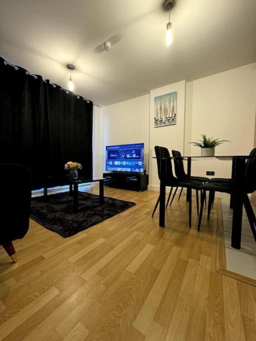 Two Bedrooms Flat In Stratford لندن المظهر الخارجي الصورة